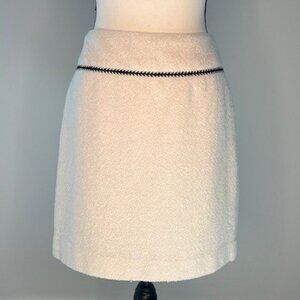 Moda Women's White Wool Skirt with Black Accent, Size 6